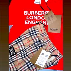Burberry Tshirt with Burberry Swim shorts size 6y (kids)